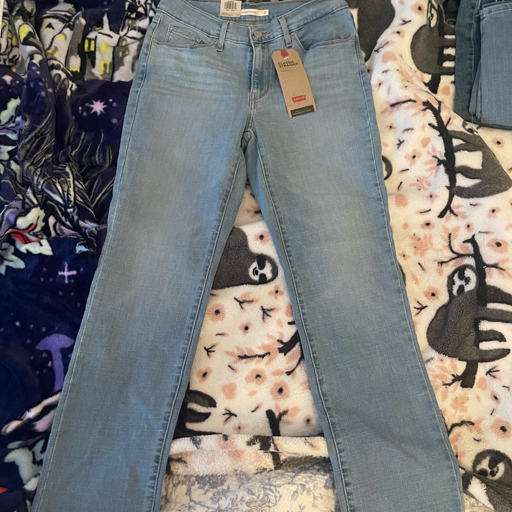 NWT Levi's Women's Classic Straight Hypersoft Jeans